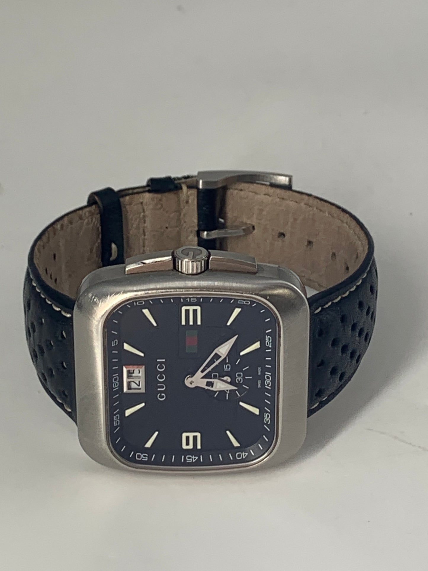 Gucci 101 Series Mens Watch Silver Square 34mm Black Dial Leather Strap