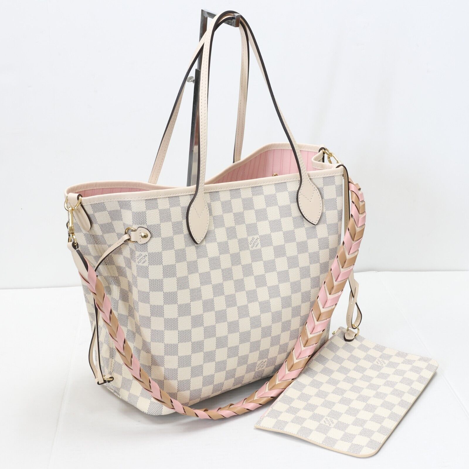 Louis Vuitton Neverfull MM Pink interior view