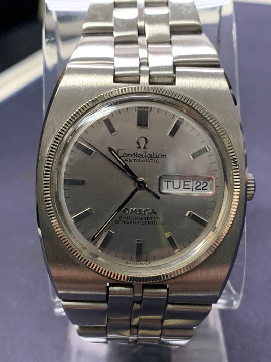 Vintage Omega Constellation Auto Chrono Day-Date 35mm Gray Silver Watch
