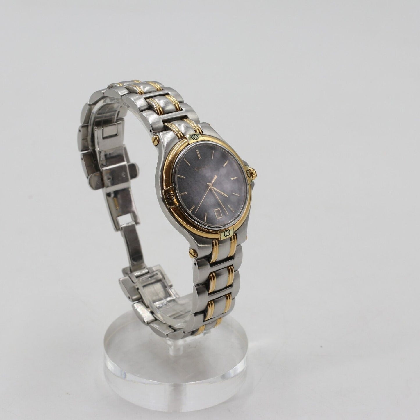 Gucci 9040L Two Tone Gold Silver Swiss Made Stainless Steel Wrist GG-A1211P-A002